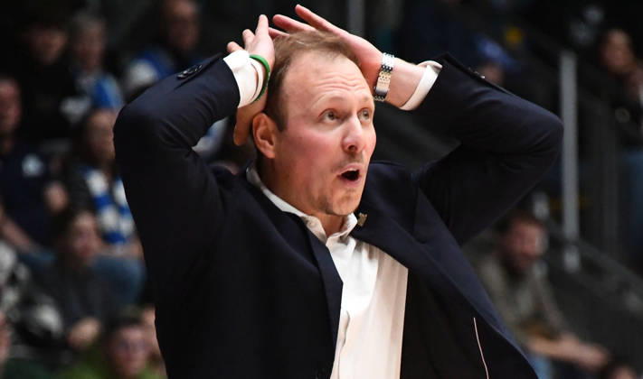 18.10.2026, xokbx, Basketball BBL Pokal, Frankfurt Skyliners - VET-Concept Gladiators Trier v.l. Head Coach Jacques Schneider (Gladiators Trier), Mimik, Gestik, Emotion, aufgebracht, wuetend, unzufrieden, geschockt Frankfurt am Main