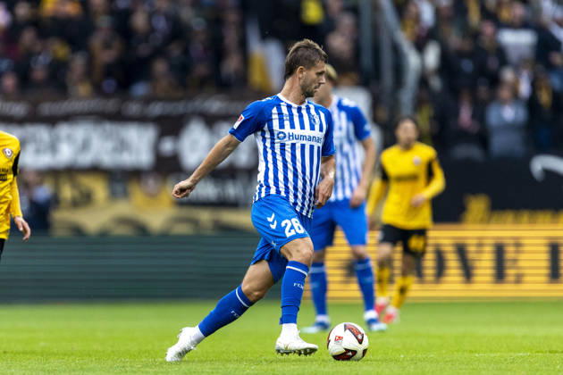 GER, Dresden, Fussball, 2. Bundesliga, 8. Spieltag, Dynamo Dresden vs. 1. FC Magdeburg im Bild v.l.: Torben Muesel (FC Magdeburg 26), Aktion mit Ball 18.10.2026, Rudolf-Harbig Stadion Dresden DFL DFB REGULATIONS PROHIBIT ANY USE OF PHOTOGRAPHS AS IMAGE SEQUENCES AND OR QUASI-VIDEO, Copyright: HMBxMedia PaulxFritz