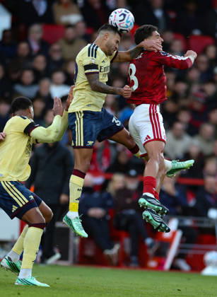 Nottingham Forest v Arsenal Premier League Bruno Guimaraes of Arsenal heads the ball and beats Nicolas Dominguez of Nottingham Forest in the air during the Premier League match at the City Ground, Nottingham 18 10 2026 UK Newspapers OUT Copyright: xAndyxSumnerx FIL-24081-0027