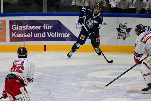 18.10.2026 xkhx Kassel, Probonio Arena Eishockey DEL 2 Playoff Saison 2026 2027 Kassel Huskies - EV Landshut Matt White (97, Kassel Huskies)