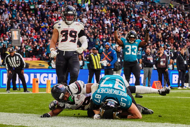 RECORD DATE NOT STATED 18th October 2026; Wembley Stadium, London, England; NFL, American Football Herren, USA American Football, Jacksonville Jaguars versus Houston Texans; Jacksonville Jaguars tight end Nate Boerkricher of the Jacksonville Jaguars scores a touchdown MattxBenxStone