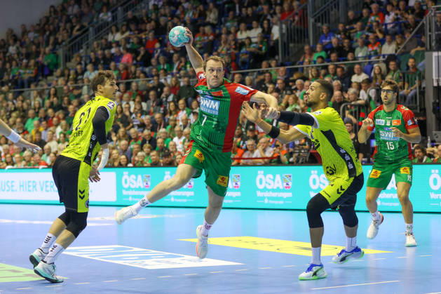 18.10.2026, xgox, Handball - Opel HBL SC Magdeburg - TVB Stuttgart emspor, v.l. Felix Claar (Magdeburg, 7) wirft Tor, Torschuetze, erzielt Tor, Treffer, scores the goal Magdeburg