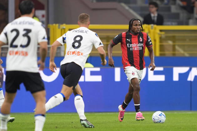 AC Milan s Samuel Chukwueze during the Serie A soccer match between AC Milan and Atalanta BC at the Giuseppe Meazza Stadium in Milan, Italy - October 18, 2026. - Soccer  Copyright: xFabioxFerrari LaPressex