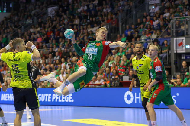 18.10.2026, xgox, Handball - Opel HBL SC Magdeburg - TVB Stuttgart emspor, v.l. Gisli Thorgeir Kristjansson (Magdeburg, 10) wirft Tor, Torschuetze, erzielt Tor, Treffer, scores the goal Magdeburg
