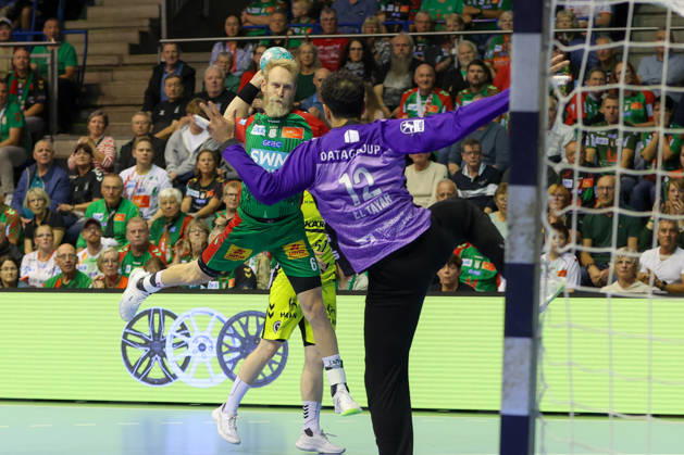 18.10.2026, xgox, Handball - Opel HBL SC Magdeburg - TVB Stuttgart emspor, v.l. Matthias Musche (Magdeburg, 6) wirft Tor, Torschuetze, erzielt Tor, Treffer, scores the goal Magdeburg