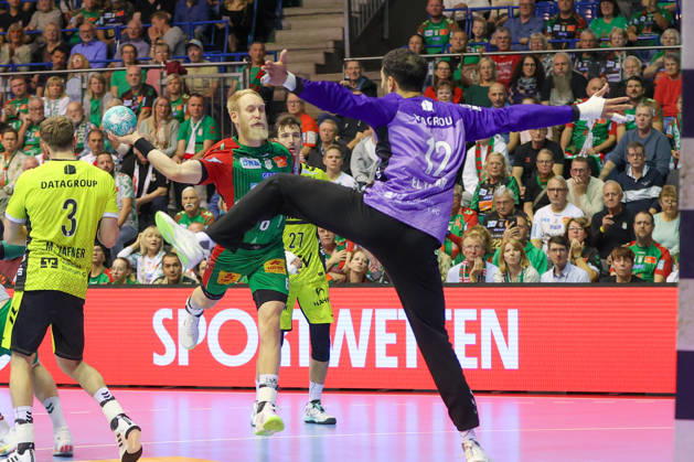 18.10.2026, xgox, Handball - Opel HBL SC Magdeburg - TVB Stuttgart emspor, v.l. Matthias Musche (Magdeburg, 6) wirft Tor, Torschuetze, erzielt Tor, Treffer, scores the goal Magdeburg