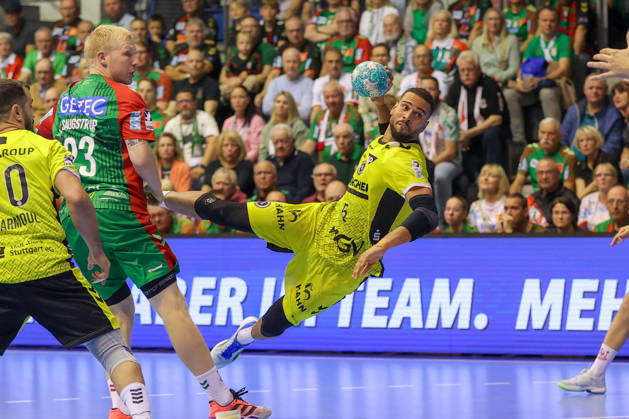 18.10.2026, xgox, Handball - Opel HBL SC Magdeburg - TVB Stuttgart emspor, v.l. Philipp Ahouansou (Stuttgart, 5) wirft Tor, Torschuetze, erzielt Tor, Treffer, scores the goal Magdeburg