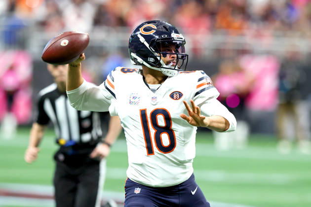 ATLANTA, GA - OCTOBER 18: Caleb Williams (18) of the Chicago Bears drops back to pass during the Sunday afternoon NFL, American Football Herren, USA game between the Atlanta Falcons and the Chicago Bears on October 18, 2026 at the Mercedes-Benz Stadium in Atlanta, GA. (Photo by David J. Griffin Icon Sportswire) NFL: OCT 18 Bears at Falcons EDITORIAL USE ONLY Icon9532610180146