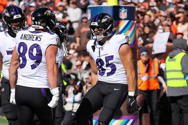 CLEVELAND, OH - OCTOBER 18: Baltimore Ravens tight end Josh Cuevas (85) celebrates with Baltimore Ravens tight end Mark Andrews (89) after catching a 2-yard touchdown pass during the first quarter of the National Football League game between the Baltimore Ravens and Cleveland Browns on October 18, 2026, at Huntington Bank Field in Cleveland, OH. (Photo by Frank Jansky Icon Sportswire) NFL, American Football Herren, USA OCT 18 Ravens at Browns EDITORIAL USE ONLY Icon261018007