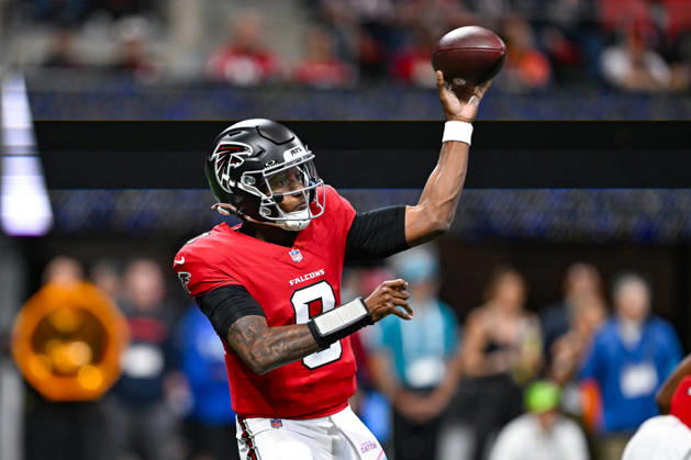 ATLANTA, GA - OCTOBER 18: Atlanta quarterback Michael Penix Jr. (9) passes the ball during the NFL, American Football Herren, USA game between the Chicago Bears and the Atlanta Falcons on October 18th, 2026 at Mercedes-Benz Stadium in Atlanta, GA. (Photo by Rich von Biberstein Icon Sportswire) NFL: OCT 18 Bears at Falcons EDITORIAL USE ONLY Icon261018011