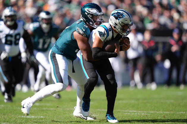 PHILADELPHIA, PA - OCTOBER 18: Philadelphia Eagles linebacker Nolan Smith (3) sacks Carolina Panthers quarterback Bryce Young (9) in the first half during the game between the Carolina Panthers and Philadelphia Eagles on October 18, 2026 at Lincoln Financial Field in Philadelphia, PA. (Photo by Kyle Ross Icon Sportswire) NFL, American Football Herren, USA OCT 18 Panthers at Eagles EDITORIAL USE ONLY Icon26101802