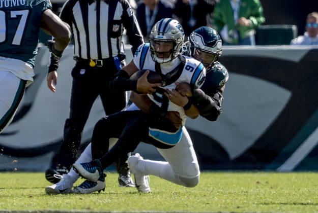 October 18, 2026, Philadelphia, Pa, USA: Oct 18, 2026; Philadelphia, PA, USA; Carolina Panthers quarterback Bryce Young (9) sacked by Philadelphia Eagles linebacker Nolan Smith Jr. (3) during the NFL, American Football Herren, USA football matchup between the Carolina Panthers and Philadelphia Eagles during the NFL football matchup between the Carolina Panthers and Philadelphia Eagles at Lincoln Financial Field. Mandatory Credit: -Cal Media Philadelphia USA - ZUMAcs17 20261018_faf_cs17_023 Copyright: xScottxSeriox
