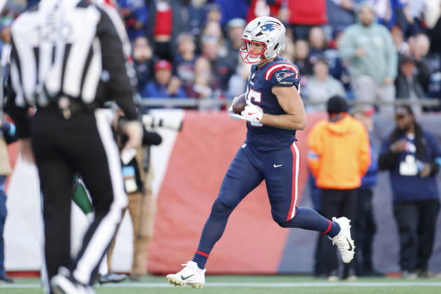 New England Patriots linebacker K.J. Britt scores a touchdown against the New York Jets during the second half at Gillette Stadium in Foxborough, Massachusetts on Sunday, October 18, 2026.  BOP20261018016 CJxGUNTHER
