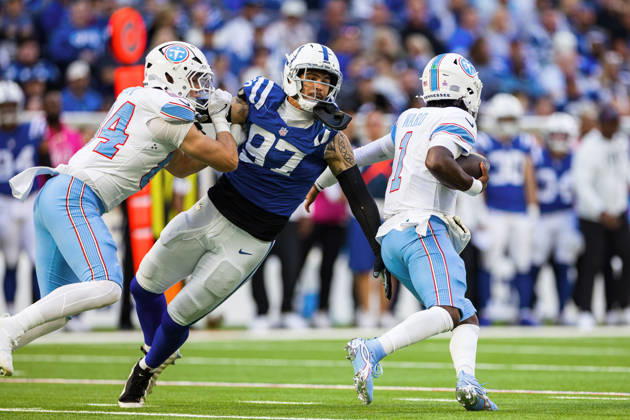 Oct 18, 2026; Indianapolis, IN, USA; Indianapolis Colts defensive end Laiatu Latu (97) pressures Tennessee Titans quarterback Cam Ward (1) during NFL, American Football Herren, USA game action at Lucas Oil Stadium. Mandatory Credit: -Cal Media NFL 2026: Titans Vs Colts OCT 18  - ZUMAc04_ 20261018_zma_c04_027 Copyright: xJohnxMersitsx