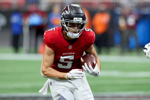 ATLANTA, GA - OCTOBER 18: Drake London (5) of the Atlanta Falcons carries the ball during the Sunday afternoon NFL, American Football Herren, USA game between the Atlanta Falcons and the Chicago Bears on October 18, 2026 at the Mercedes-Benz Stadium in Atlanta, GA. (Photo by David J. Griffin Icon Sportswire) NFL: OCT 18 Bears at Falcons EDITORIAL USE ONLY Icon9532610180696