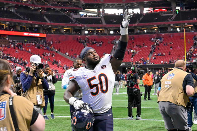 ATLANTA, GA - OCTOBER 18: Chicago defensive tackle Grady Jarrett (50) waves to the fans following the conclusion of the NFL, American Football Herren, USA game between the Chicago Bears and the Atlanta Falcons on October 18th, 2026 at Mercedes-Benz Stadium in Atlanta, GA. (Photo by Rich von Biberstein Icon Sportswire) NFL: OCT 18 Bears at Falcons EDITORIAL USE ONLY Icon261018023