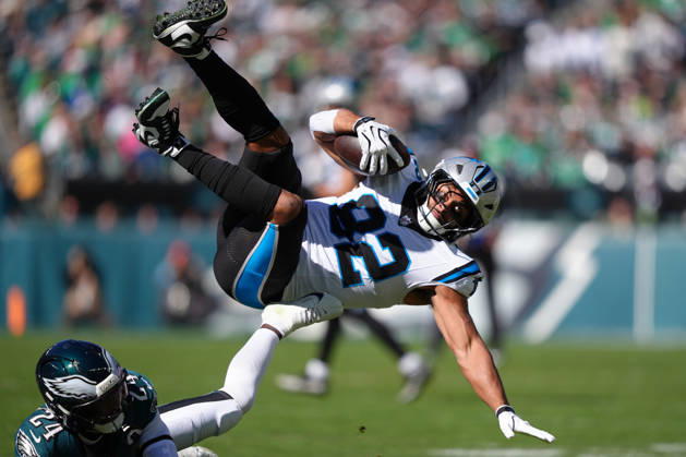 PHILADELPHIA, PA - OCTOBER 18: Carolina Panthers tight end Tommy Tremble (82) is tackled after making a reception in the first half during the game between the Carolina Panthers and Philadelphia Eagles on October 18, 2026 at Lincoln Financial Field in Philadelphia, PA. (Photo by Kyle Ross Icon Sportswire) NFL, American Football Herren, USA OCT 18 Panthers at Eagles EDITORIAL USE ONLY Icon26101824
