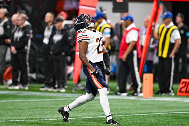 ATLANTA, GA - OCTOBER 18: Chicago safety Elijah Hicks (22) reacts during the NFL, American Football Herren, USA game between the Chicago Bears and the Atlanta Falcons on October 18th, 2026 at Mercedes-Benz Stadium in Atlanta, GA. (Photo by Rich von Biberstein Icon Sportswire) NFL: OCT 18 Bears at Falcons EDITORIAL USE ONLY Icon261018035