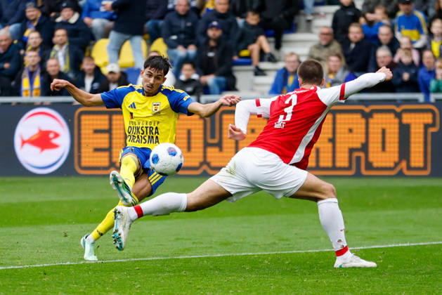 LEEUWARDEN, NETHERLANDS - OCTOBER 18: Ilyes Hamache of SC Cambuur scores the 2-1 during the Eredivisie 2026 27 match between SC Cambuur and AZ Alkmaar at Kooi Stadium on October 18, 2026 in Leeuwarden, Netherlands.  Copyright: xDijksxMedia MBxMediax
