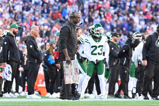 Oct 18, 2026; Foxborough, MA, USA; New York Jets head coach Aaron Glenn watches the field during the second half against the New England Patriots at Gillette Stadium. Mandatory Credit: -Cal Media Foxborough USA - ZUMAc04_ 20261018_zma_c04_036 Copyright: xEricxCanhax