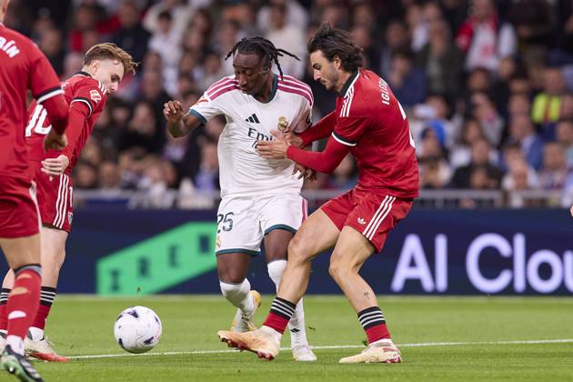 October 18, 2026, Madrid, Spain: Yan Diomande (Real Madrid CF) and Juan Iglesias (Sevilla FC) are seen in action during the LaLiga EA SPORTS 2026 2027 match between Real Madrid CF and Sevilla FC..Final score: Real Madrid CF 4-1 Sevilla FC. Madrid Spain - ZUMAs197 20261018_aaa_s197_239 Copyright: xFedericoxTitonex