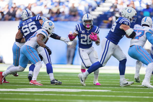 Oct 18, 2026; Indianapolis, IN, USA; Indianapolis Colts running back Jonathan Taylor (28) runs with the ball during NFL, American Football Herren, USA game action against the Tennessee Titans at Lucas Oil Stadium. Mandatory Credit: -Cal Media NFL 2026: Titans Vs Colts OCT 18  - ZUMAc04_ 20261018_zma_c04_268 Copyright: xJohnxMersitsx