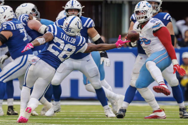 October 18, 2026, Indianapolis, Indiana, U.S: Indianapolis Colts running back Jonathan Taylor (28) has a pass go off his finger-tips behind him during the game between the Tennessee Titans and the Indianapolis Colts at Lucas Oil Stadium, Indianapolis, Indiana. Indianapolis U.S - ZUMAs304 20261018_zaf_s304_049 Copyright: xScottxStuartx