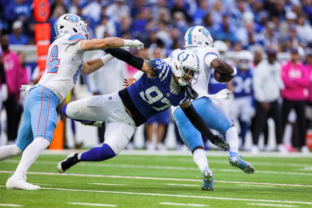 Oct 18, 2026; Indianapolis, IN, USA; Indianapolis Colts defensive end Laiatu Latu (97) pressures Tennessee Titans quarterback Cam Ward (1) during NFL, American Football Herren, USA game action at Lucas Oil Stadium. Mandatory Credit: -Cal Media NFL 2026: Titans Vs Colts OCT 18  - ZUMAc04_ 20261018_zma_c04_285 Copyright: xJohnxMersitsx