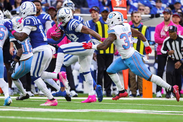 Oct 18, 2026; Indianapolis, IN, USA; Indianapolis Colts running back Jonathan Taylor (28) runs with the ball as Tennessee Titans linebacker Cedric Gray (33) pursues during NFL, American Football Herren, USA game action at Lucas Oil Stadium. Mandatory Credit: -Cal Media NFL 2026: Titans Vs Colts OCT 18  - ZUMAc04_ 20261018_zma_c04_309 Copyright: xJohnxMersitsx