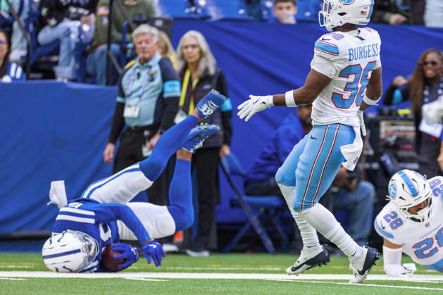 NFL, American Football Herren, USA 2026: Titans Vs Colts OCT 18 Oct 18, 2026; Indianapolis, IN, USA; Indianapolis Colts wide receiver Keenan Allen (10) is knocked out of bounds during NFL game action against the Tennessee Titans at Lucas Oil Stadium. Mandatory Credit: John Mersits-Cal Media (Credit Image: Â John Mersits Cal Sport Media) Indianapolis In USA EDITORIAL USE ONLY Copyright: xx ZUMA-20261018_zma_c04_275.jpg JohnxMersitsx csmphotothree535983