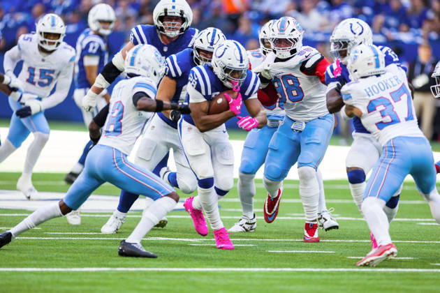 Oct 18, 2026; Indianapolis, IN, USA; Indianapolis Colts running back Jonathan Taylor (28) runs with the ball during NFL, American Football Herren, USA game action against the Tennessee Titans at Lucas Oil Stadium. Mandatory Credit: -Cal Media NFL 2026: Titans Vs Colts OCT 18  - ZUMAc04_ 20261018_zma_c04_337 Copyright: xJohnxMersitsx