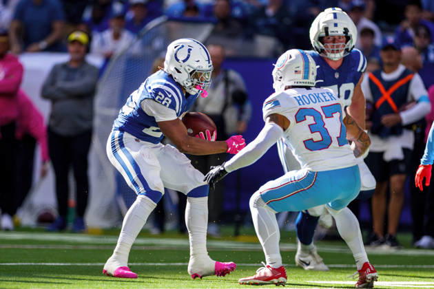 Oct 18, 2026; Indianapolis, IN, USA; Indianapolis Colts running back Jonathan Taylor (28) runs with the ball during NFL, American Football Herren, USA game action against the Tennessee Titans at Lucas Oil Stadium. Mandatory Credit: -Cal Media NFL 2026: Titans Vs Colts OCT 18  - ZUMAc04_ 20261018_zma_c04_338 Copyright: xJohnxMersitsx