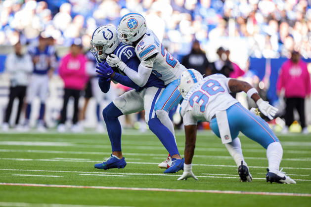 NFL, American Football Herren, USA 2026: Titans Vs Colts OCT 18 Oct 18, 2026; Indianapolis, IN, USA; Indianapolis Colts wide receiver Keenan Allen (10) runs with the ball during NFL game action against the Tennessee Titans at Lucas Oil Stadium. Mandatory Credit: John Mersits-Cal Media (Credit Image: Â John Mersits Cal Sport Media) Indianapolis In USA EDITORIAL USE ONLY Copyright: xx ZUMA-20261018_zma_c04_302.jpg JohnxMersitsx csmphotothree536046