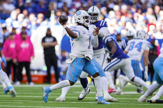 NFL, American Football Herren, USA 2026: Titans Vs Colts OCT 18 Oct 18, 2026; Indianapolis, IN, USA; Tennessee Titans quarterback Cam Ward (1) passes the ball during NFL game action against the Indianapolis Colts at Lucas Oil Stadium. Mandatory Credit: John Mersits-Cal Media (Credit Image: Â John Mersits Cal Sport Media) Indianapolis In USA EDITORIAL USE ONLY Copyright: xx ZUMA-20261018_zma_c04_301.jpg JohnxMersitsx csmphotothree536047