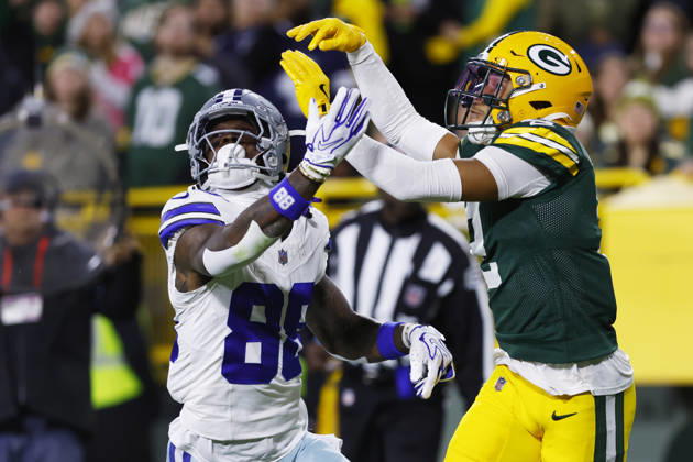 GREEN BAY, WI - OCTOBER 18: Green Bay Packers cornerback Brandon Cisse (2) breaks up a pass intended for Dallas Cowboys wide receiver Ceedee Lamb (88) during a game between the Green Bay Packers and the Dallas Cowboys on October 18, 2026 at Lambeau Field in Green Bay, WI. (Photo by Larry Radloff Icon Sportswire) NFL, American Football Herren, USA OCT 18 Cowboys at Packers EDITORIAL USE ONLY Icon2610182335