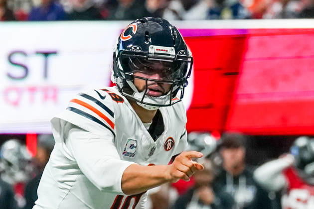 October 18, 2026, Atlanta, Georgia, USA: Chicago Bears quarterback Caleb Williams (18) calls a play during the game against the Atlanta Falcons at Mercedes-Benz Stadium. Atlanta USA - ZUMAw109 20261018_fap_w109_006 Copyright: xDebbyxWongx