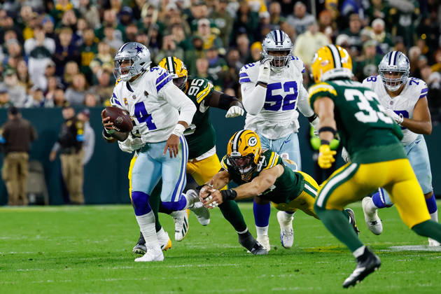 Oct 18, 2026; Green Bay, WI, USA; Dallas Cowboys quarterback Dak Prescott (4) running the ball during the NFL, American Football Herren, USA game against the Green Bay Packers at Lambeau Field. Mandatory Credit: -Cal Media. NFL 2026: Cowboys Vs Packers OCT 18  - ZUMAc04_ 20261018_zma_c04_495 Copyright: xDarrenxLeex