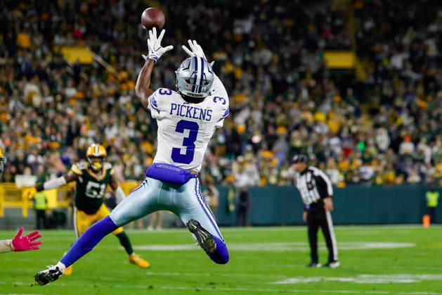 Oct 18, 2026; Green Bay, WI, USA; Dallas Cowboys wide receiver George Pickens (3) makes a catch during the NFL, American Football Herren, USA game against the Green Bay Packers at Lambeau Field. Mandatory Credit: -Cal Media. NFL 2026: Cowboys Vs Packers OCT 18  - ZUMAc04_ 20261018_zma_c04_496 Copyright: xDarrenxLeex
