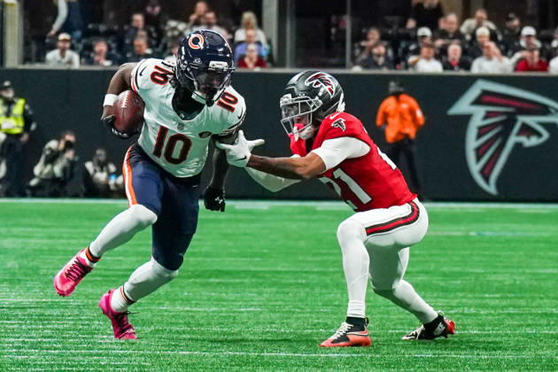 October 18, 2026, Atlanta, Georgia, USA: Chicago Bears wide receiver Luther Burden III (10) runs with the ball as Atlanta Falcons cornerback Mike Hughes (21) attempts to tackle during the game at Mercedes-Benz Stadium. NFL, American Football Herren, USA Chicago Beras At Atlanta Falcons  - ZUMAw109 20261018_fap_w109_024 Copyright: xDebbyxWongx