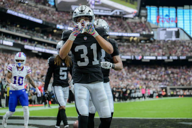 October 18, 2026, Las Vegas, Nevada, USA: STOKES 31 of Las Vegas raiders celebrated after successful intercept during week 6 NFL, American Football Herren, USA game at the Allegiant stadium in Las Vegas. The Buffalo Bills Defeated The Las Vegas Raiders 33-30  - ZUMAo117 20261018_zsp_o117_025 Copyright: xMikaelxOnax
