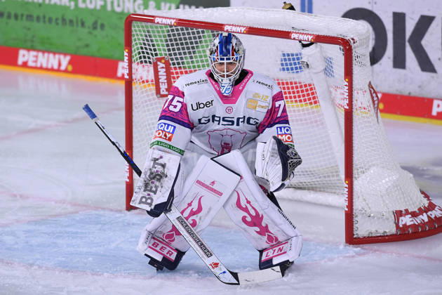 Eishockey Penny DEL 10. Spieltag Krefeld Pinguine - Eisbären Berlin am 18.10.2026 in der Yayla Arena in Krefeld Jonas Neffin ( Berlin ) Gemäß den Vorgaben der DEL Deutsche Eishockey Liga ist die Publikation und Weiterverwertung der Aufnahmen in elektronischen Medien und Endgeräten aller Art während des laufenden Spiels nicht zulässig.