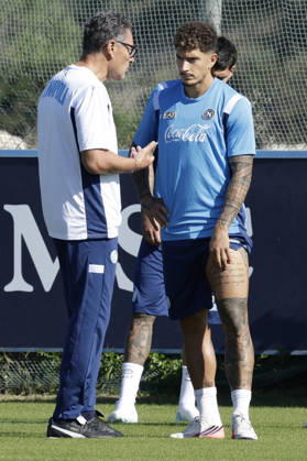 training session SSC Napoli Second coach of SSC Napoli Marco Landucci with Napoli s Italian defender Giovanni Di Lorenzo during of the UEFA Champions League group stage matchday 3 fixture between SSC Napoli and Bodo Glimt at the SSC Napoli training centre in Castelvoturno, Caserta, on 19, October, 2026. _BPH9201 Copyright: xAntonioxBalascox