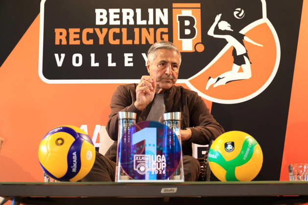 19.10.2026, DEU, GER , Deutschland, Volleyball, BR Volleys PK, Saison 2026 2027), Berlin, BR Volleys Geschäftsfuehrer Kaweh Niroomand, Headcoach Andrea Anastasi, Kapitän Ruben Schott nordphoto GmbH Engler Berlin Berlin Berlin Deutschland Copyright: xNordphotox xEnglerx