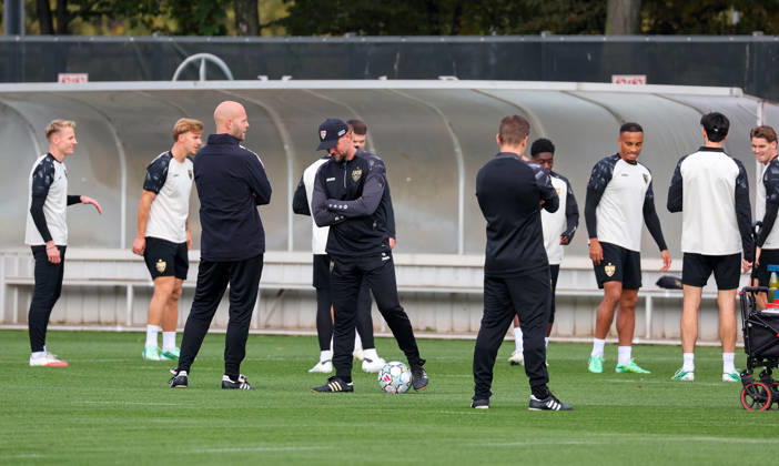 19.10.2026, Stuttgart, Fußball UEFA Champions League, Saison 2026-2027, VfB Stuttgart Training, VfB Trainer Sebastian Hoeneß