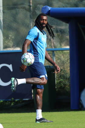 SSC Napoli Training Session Frank Zambo Anguissa of Napoli during a training session ahead of the UEFA Champions League 2026 27 at the Napoli training center in Castel Volturno, Italy, on October 19, 2026. Castel Volturno Napoli Italy  Copyright: xCiroxDexLucax originalFilename:deluca-sscnapol261019_npDli.jpg