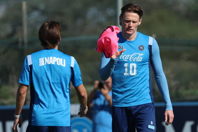 SSC Napoli Training Session Scott McTonimay of Napoli during a training session ahead of the UEFA Champions League 2026 27 at the Napoli training center in Castel Volturno, Italy, on October 19, 2026. Castel Volturno Napoli Italy  Copyright: xCiroxDexLucax originalFilename:deluca-sscnapol261019_npLlo.jpg