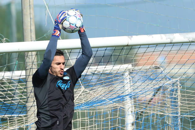 SSC Napoli Training Session Alex Meret of Napoli during a training session ahead of the UEFA Champions League 2026 27 at the Napoli training center in Castel Volturno, Italy, on October 19, 2026. Castel Volturno Napoli Italy  Copyright: xCiroxDexLucax originalFilename:deluca-sscnapol261019_npO6F.jpg