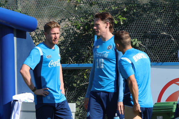 SSC Napoli Training Session Kevin De Bruyne and Scott McTominay of Napoli train ahead of the UEFA Champions League 2026 27 season at the Napoli training center in Castel Volturno, Italy, on October 19, 2026. Castel Volturno Napoli Italy  Copyright: xCiroxDexLucax originalFilename:deluca-sscnapol261019_npQ9p.jpg