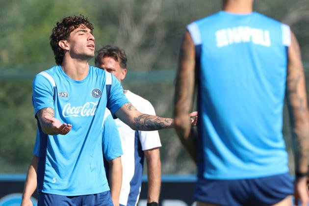 SSC Napoli Training Session Luca Marianucci of Napoli participates in a training session ahead of the UEFA Champions League 2026 27 at the Napoli training center in Castel Volturno, Italy, on October 19, 2026. Castel Volturno Napoli Italy  Copyright: xCiroxDexLucax originalFilename:deluca-sscnapol261019_npFxo.jpg