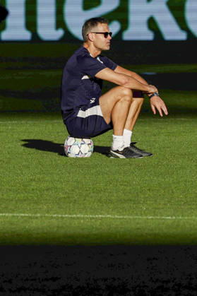 training session Bodo Glimt Bodo Glimt s Norwegian coach Kjetil Knutsenduring training of the UEFA Champions League Bodo Glimt against SSC Napoli at Diego Armando Maradona Stadium on October, 19, 2026 in Naples, _BPH0289 Copyright: xAntonioxBalascox